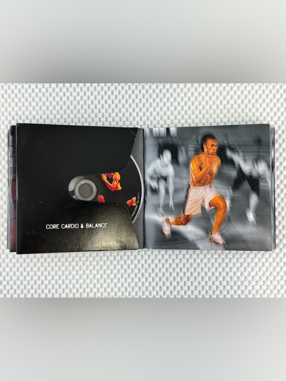 Beachbody Insanity Ultimate Cardio 10 Disc Complete Workout DVD Set - Picture 11 of 17